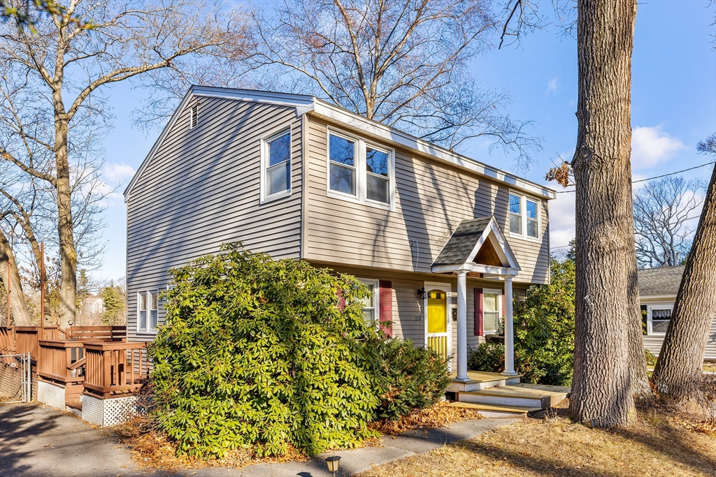 238 River Road Lowell, MA 01852 - Photo 7 of 38