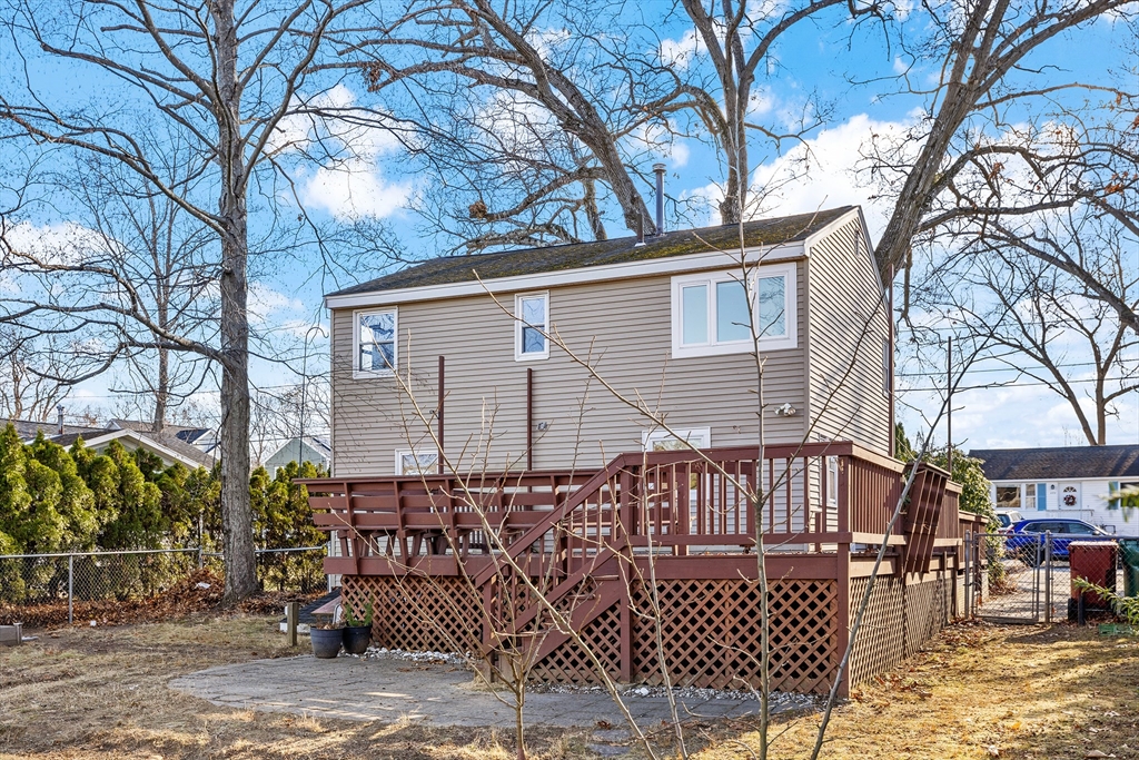 238 River Road Lowell, MA 01852 - Photo 9 of 38