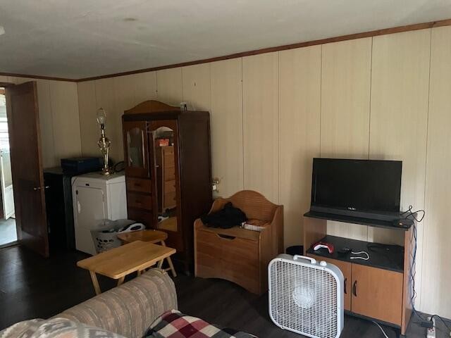 704 Annadel Road Lancing, TN 37770 - Photo 43 of 51 a living room with furniture and a flat screen tv