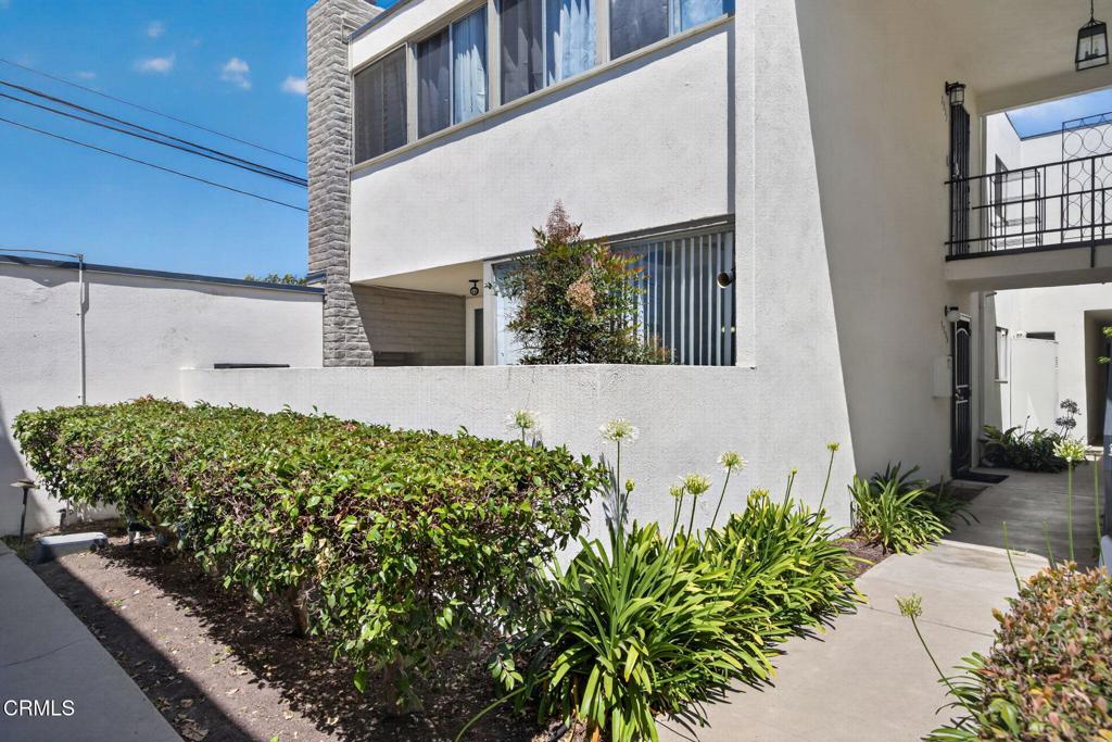 1335 Edgewood Way Oxnard, CA 93030 - Photo 1 of 27