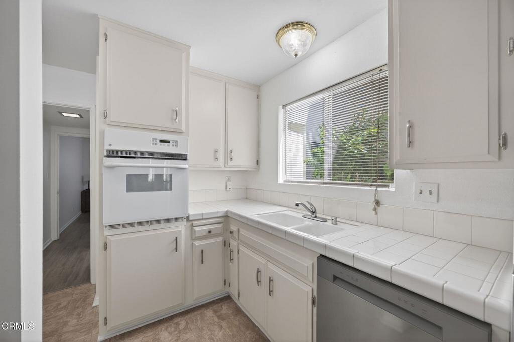1335 Edgewood Way Oxnard, CA 93030 - Photo 13 of 27