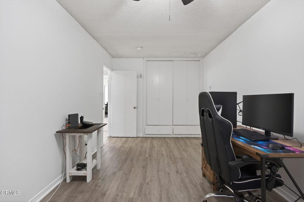 1335 Edgewood Way Oxnard, CA 93030 - Photo 21 of 27