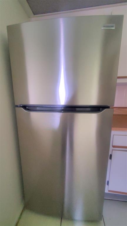 9731 West McNab Road, Unit 208 Fort Lauderdale, FL 33321 - Photo 6 of 31 a close view of shower curtain