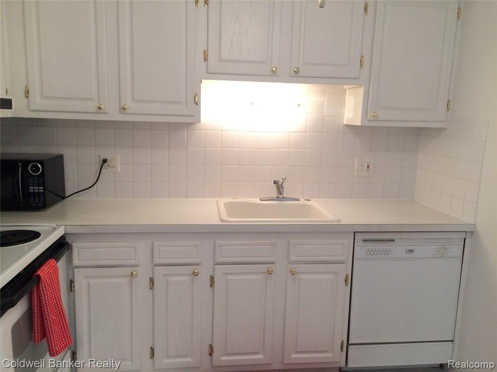 4913 East 10 Mile Road, Unit 6 Warren, MI 48091 - Photo 9 of 20