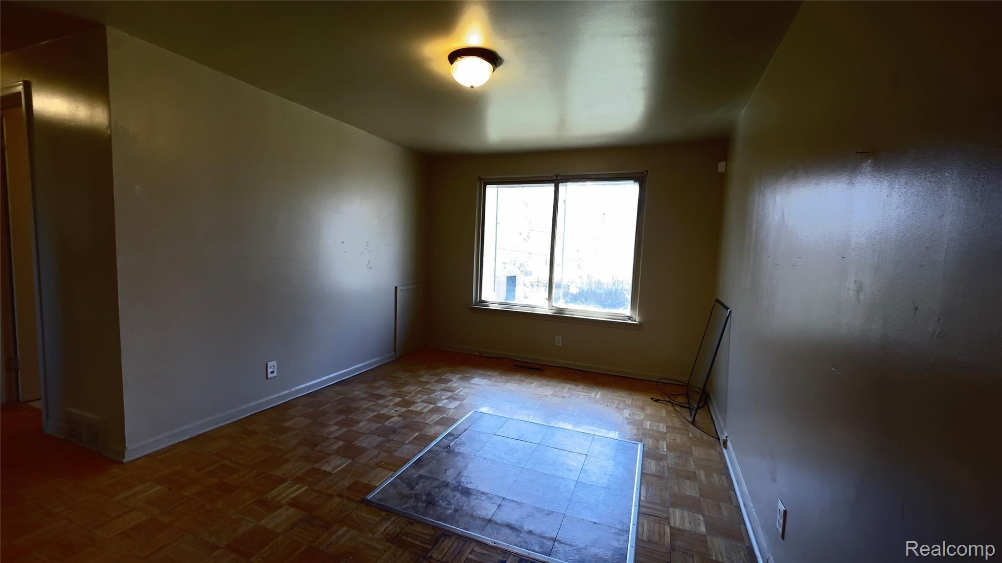 3258 Spring Hill Avenue Inkster, MI 48141 - Photo 16 of 21 4583B6BD-4AA5-4870-9DB4-36101BD6211D.jpeg