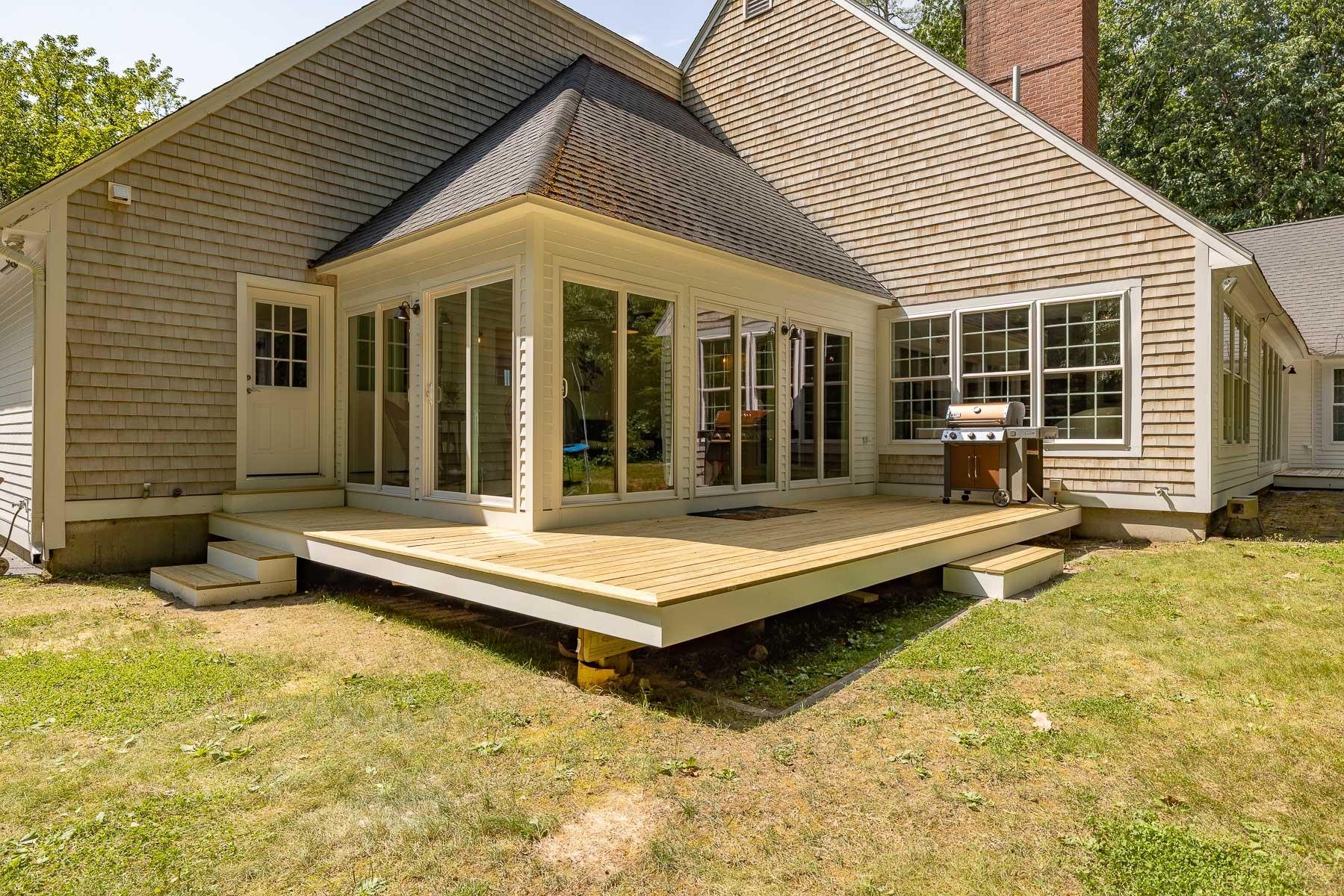 13 Colonial Way Exeter, NH 03833 - Photo 2 of 40