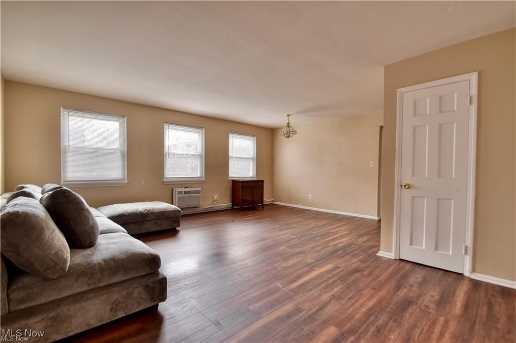 13833 Cedar Road, Unit 203 South Euclid, OH 44118 - Photo 4 of 9
