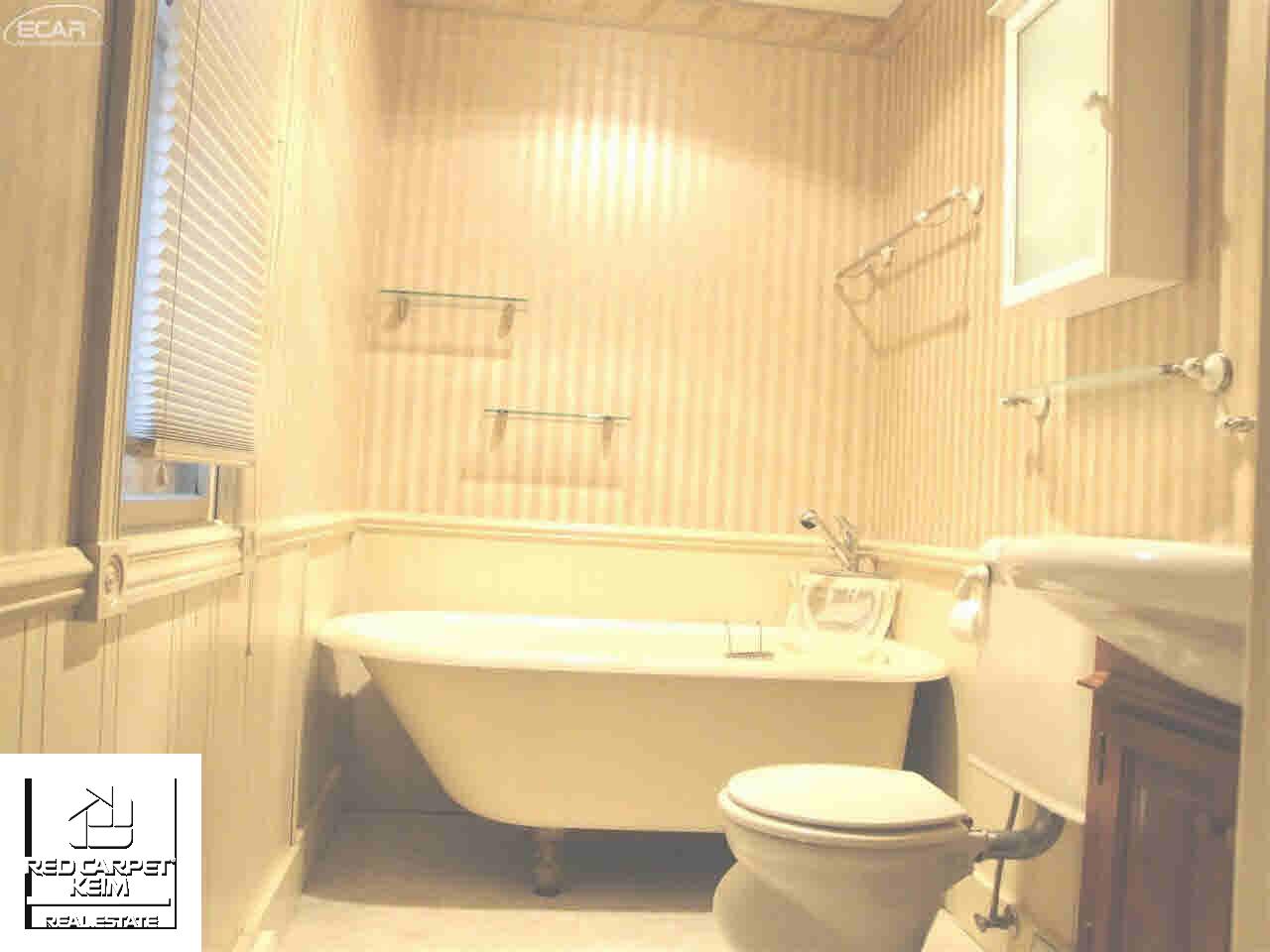 4373 Dublin Road Burton, MI 48529 - Photo 11 of 23 21396167-10.JPG