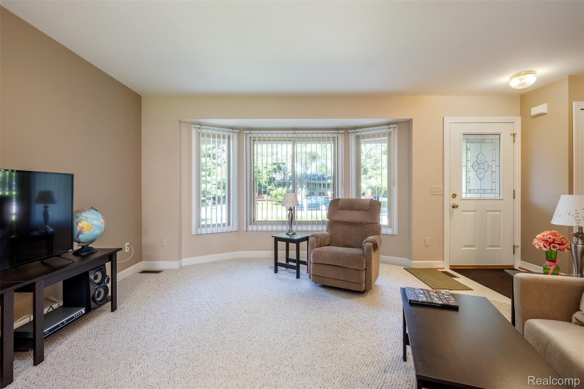 3579 Longview Avenue Rochester, MI 48307 - Photo 6 of 34 3579 Longview-6.jpg