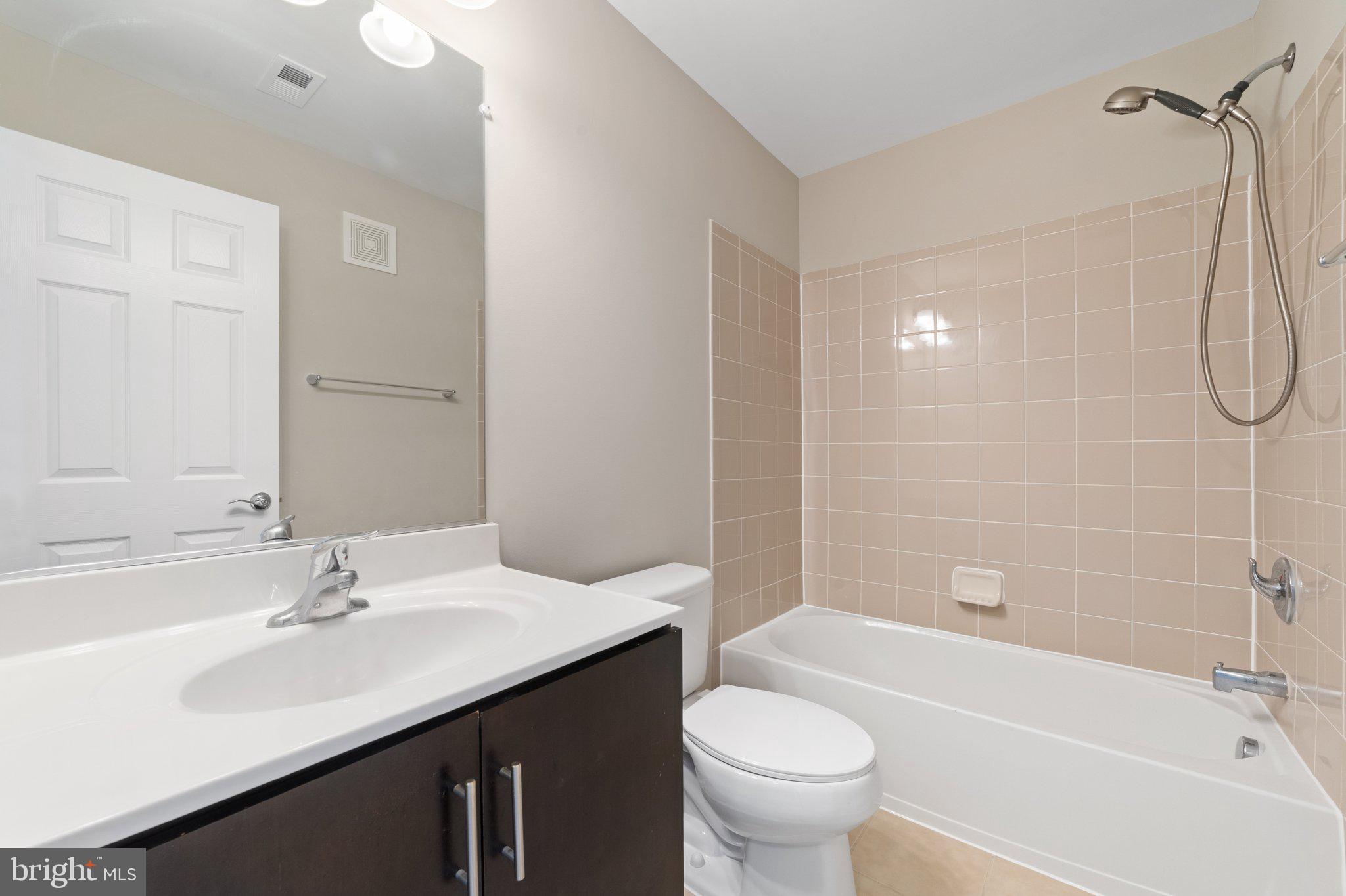 3040 Rittenhouse Circle, Unit 46 Fairfax, VA 22031 - Photo 43 of 66 Upper Level Full Bath