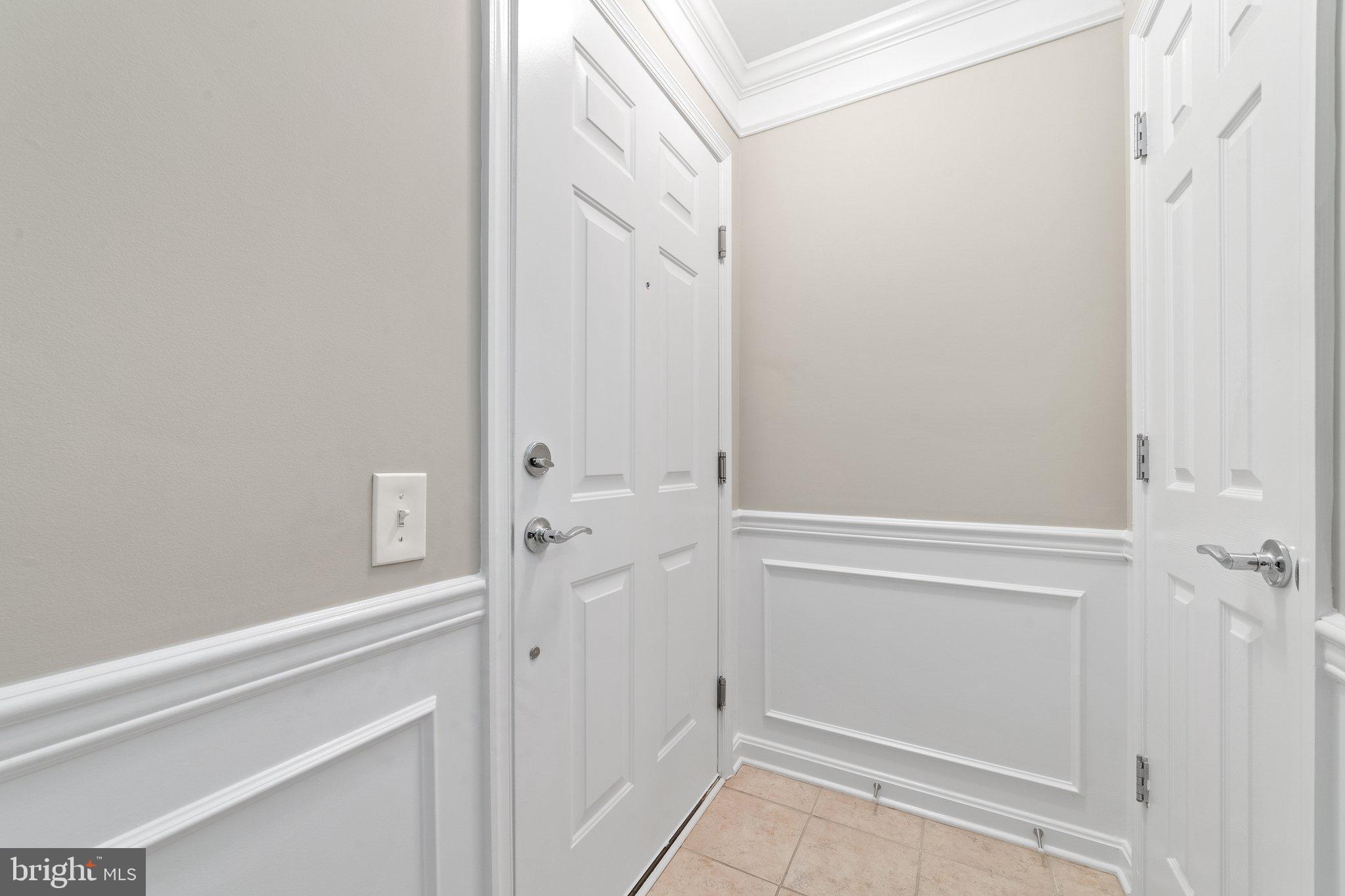 3040 Rittenhouse Circle, Unit 46 Fairfax, VA 22031 - Photo 51 of 66 Foyer