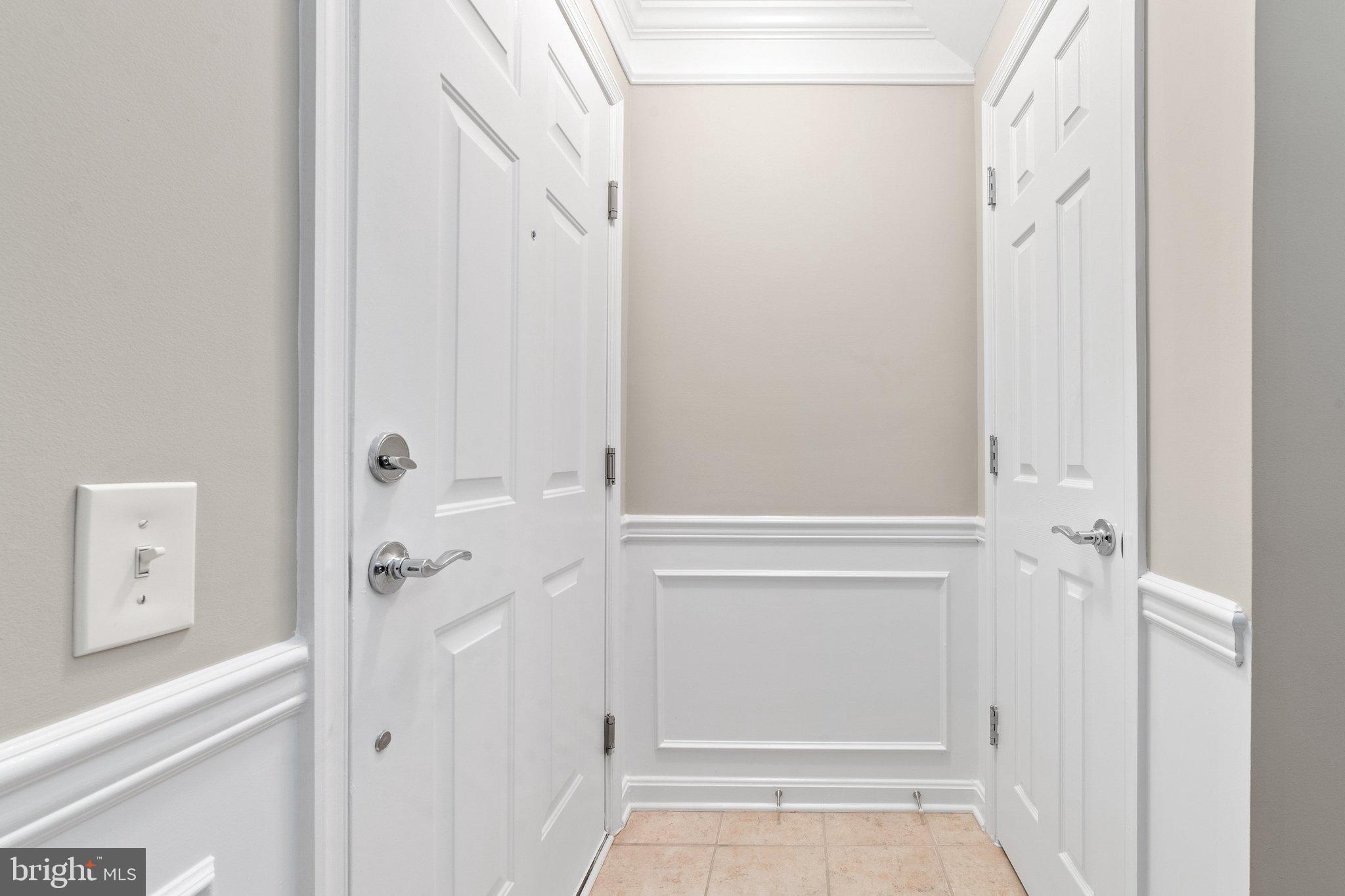 3040 Rittenhouse Circle, Unit 46 Fairfax, VA 22031 - Photo 52 of 66 Foyer