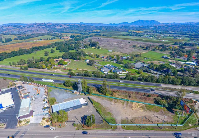 $2,300,000 | 10342 Old Redwood Highway, Windsor, CA 95492