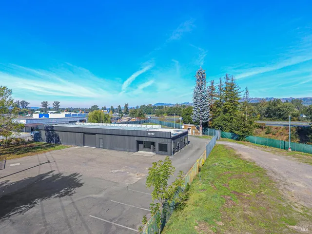 $2,300,000 | 10342 Old Redwood Highway, Windsor, CA 95492