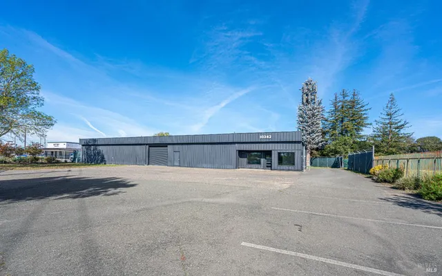 $2,300,000 | 10342 Old Redwood Highway, Windsor, CA 95492