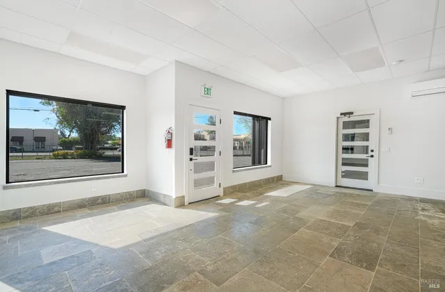 $2,300,000 | 10342 Old Redwood Highway, Windsor, CA 95492