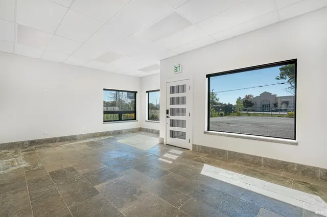 $2,300,000 | 10342 Old Redwood Highway, Windsor, CA 95492