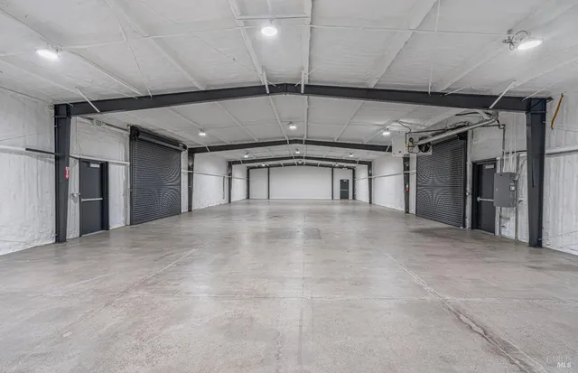 $2,300,000 | 10342 Old Redwood Highway, Windsor, CA 95492