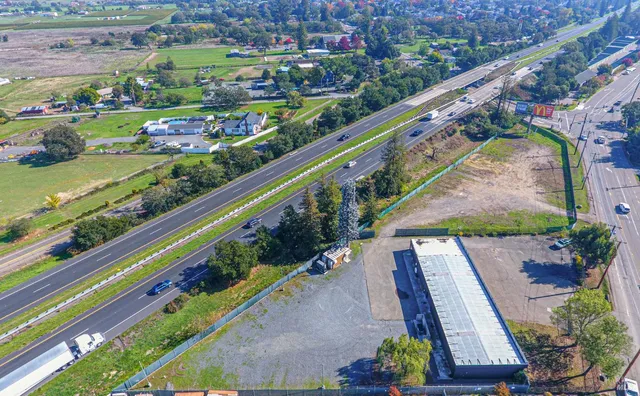 $2,300,000 | 10342 Old Redwood Highway, Windsor, CA 95492