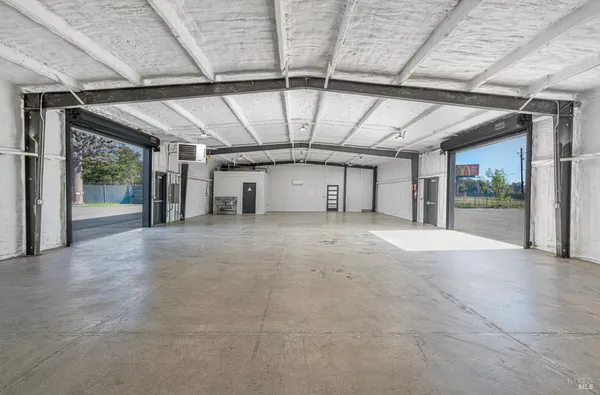 $2,300,000 | 10342 Old Redwood Highway, Windsor, CA 95492