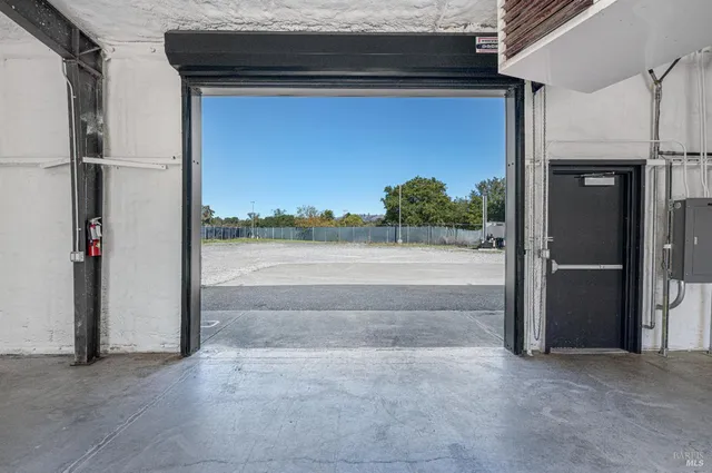 $2,300,000 | 10342 Old Redwood Highway, Windsor, CA 95492