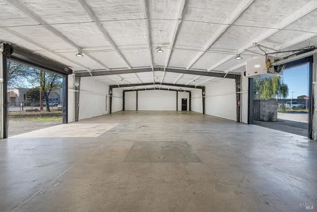 $2,300,000 | 10342 Old Redwood Highway, Windsor, CA 95492