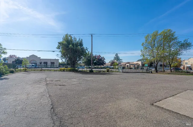 $2,300,000 | 10342 Old Redwood Highway, Windsor, CA 95492