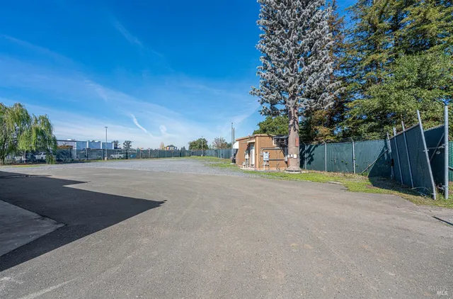 $2,300,000 | 10342 Old Redwood Highway, Windsor, CA 95492