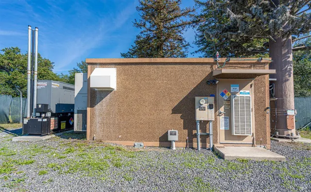 $2,300,000 | 10342 Old Redwood Highway, Windsor, CA 95492