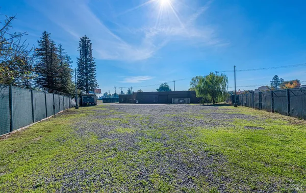 $2,300,000 | 10342 Old Redwood Highway, Windsor, CA 95492