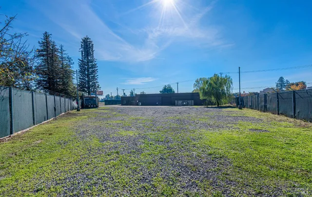 $2,300,000 | 10342 Old Redwood Highway, Windsor, CA 95492