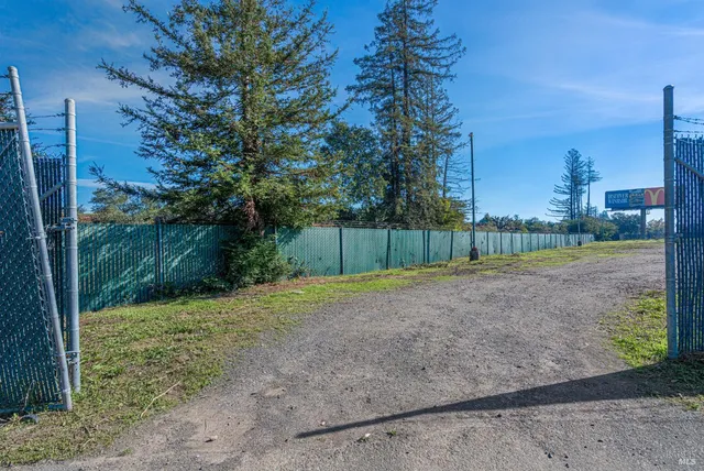 $2,300,000 | 10342 Old Redwood Highway, Windsor, CA 95492