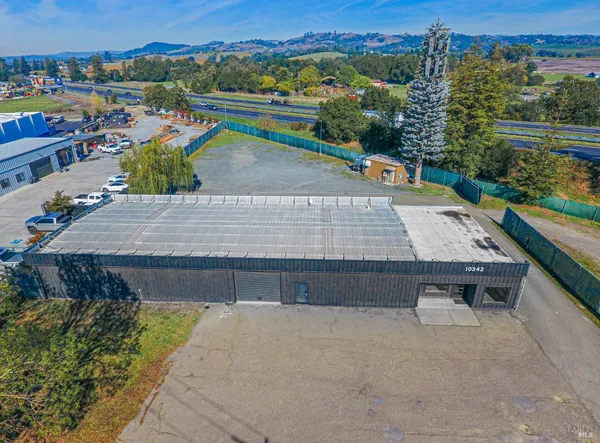 $2,300,000 | 10342 Old Redwood Highway, Windsor, CA 95492