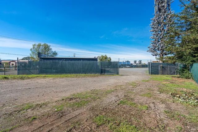 $2,300,000 | 10342 Old Redwood Highway, Windsor, CA 95492