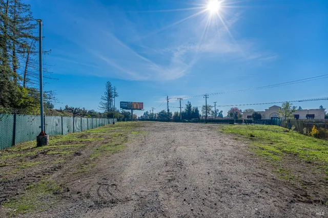 $2,300,000 | 10342 Old Redwood Highway, Windsor, CA 95492