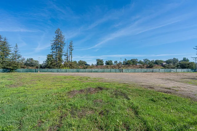 $2,300,000 | 10342 Old Redwood Highway, Windsor, CA 95492