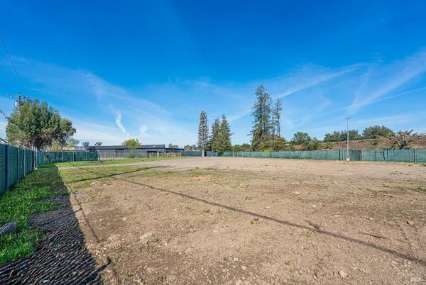 $2,300,000 | 10342 Old Redwood Highway, Windsor, CA 95492