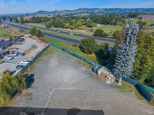 $2,300,000 | 10342 Old Redwood Highway, Windsor, CA 95492