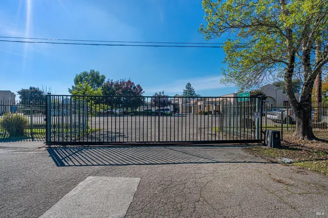 $2,300,000 | 10342 Old Redwood Highway, Windsor, CA 95492