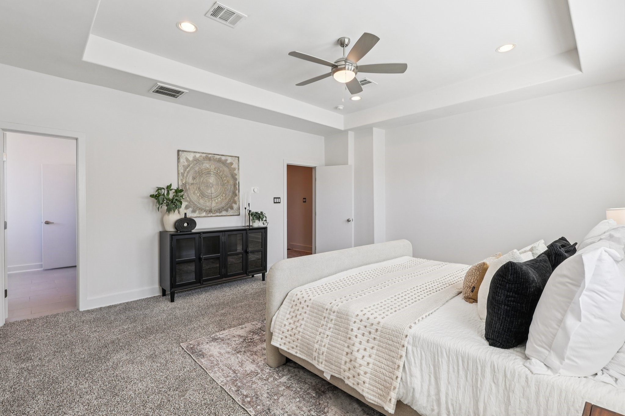 1771 Michigan Street Houston, TX 77006 - Photo 17 of 28 Enjoy this gorgeous primary bedroom!