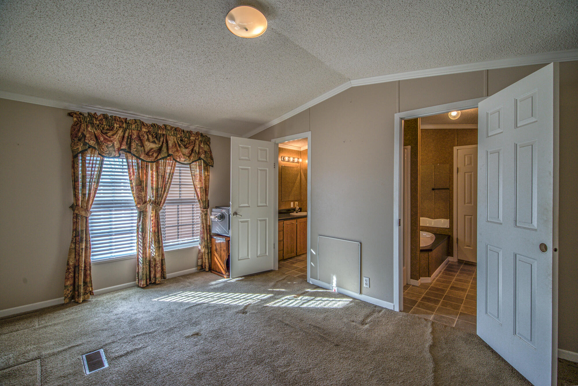 1159 Silver Grove Road Bluff City, TN 37618 - Photo 9 of 28 DSC_5872_7 copy