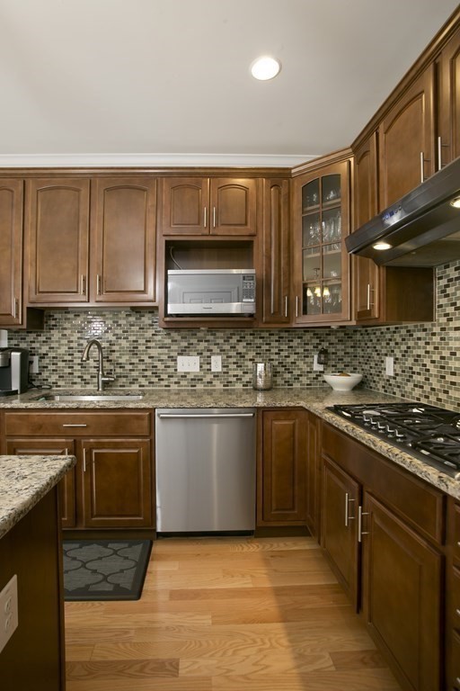 87 Vincent Road Dedham, MA 02026 - Photo 9 of 31 Gallery Image 9