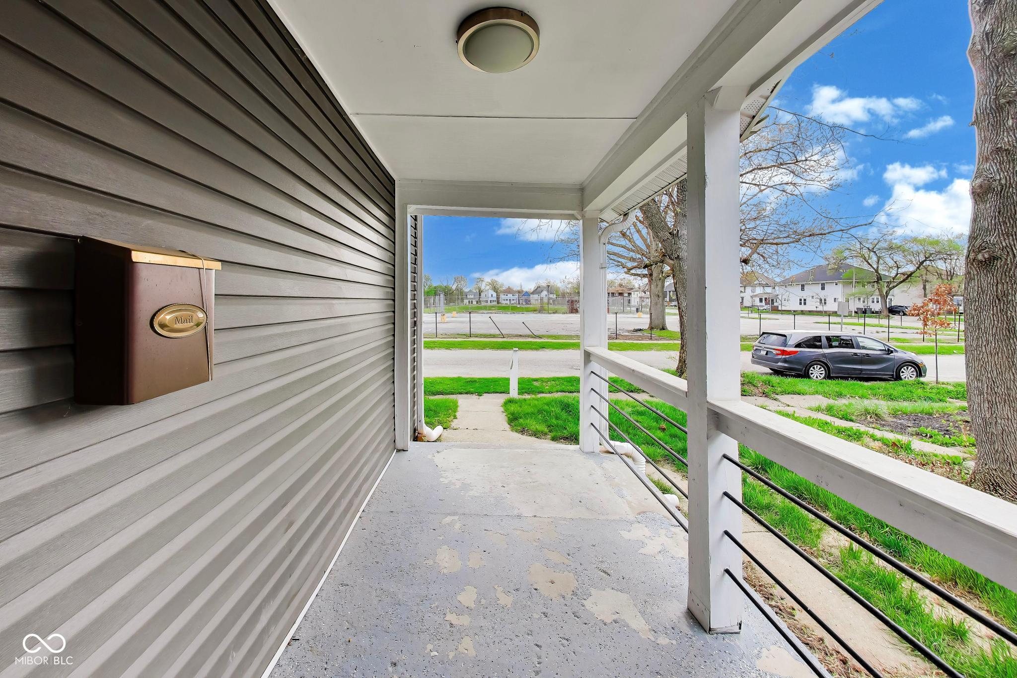 338 North Randolph Street Indianapolis, IN 46201 - Photo 4 of 54