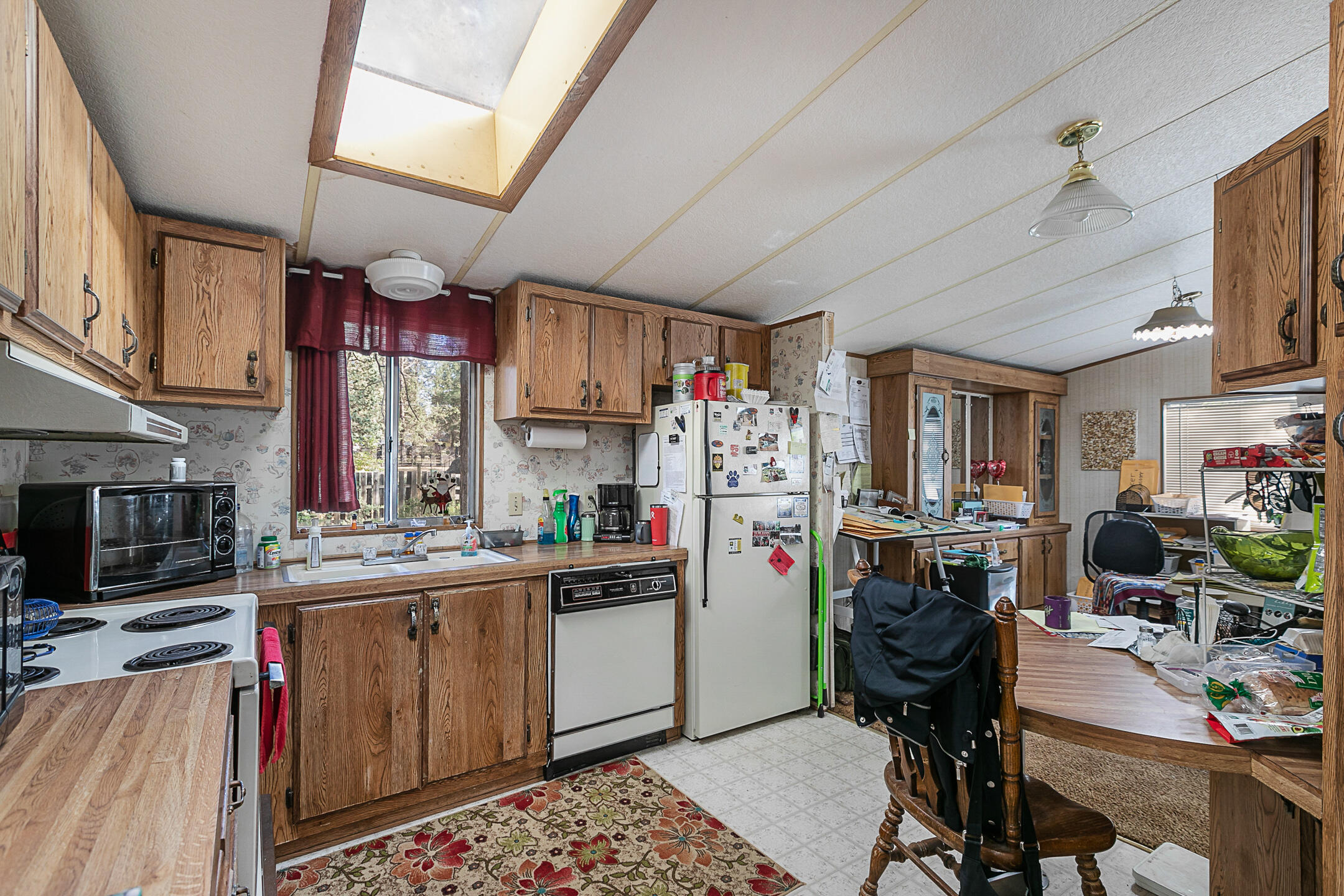 61680 Cedarwood Road Bend, OR 97702 - Photo 8 of 28 2021_05_24_61680_cedarwood_rd-5