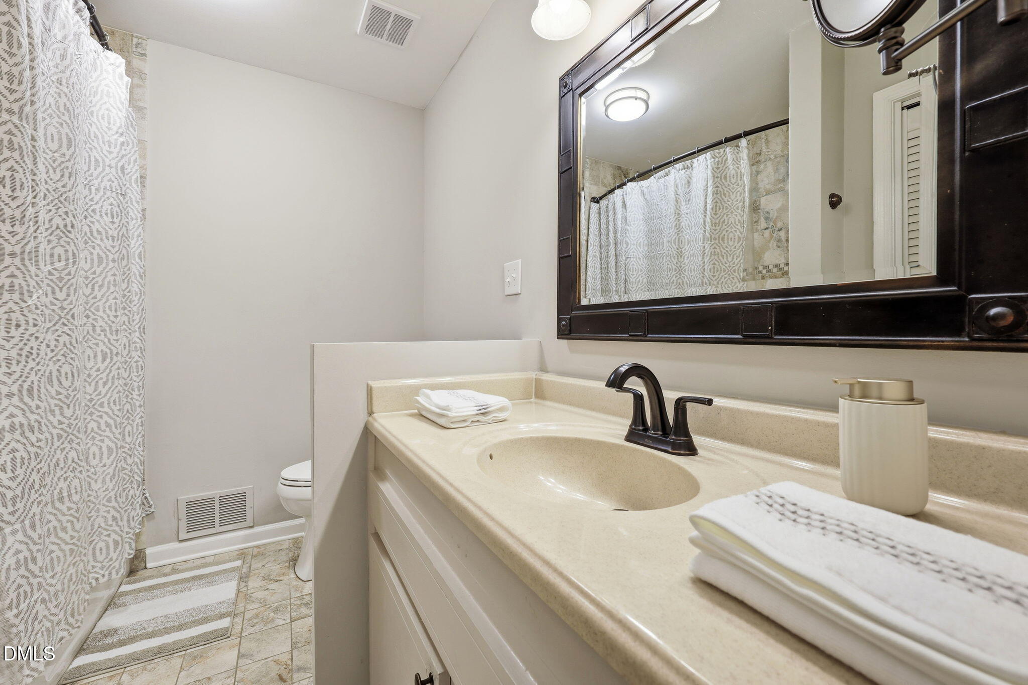 3733 Yorktown Place, Unit 3733 Raleigh, NC 27609 - Photo 19 of 28 41-web-or-mls-IMG_9302
