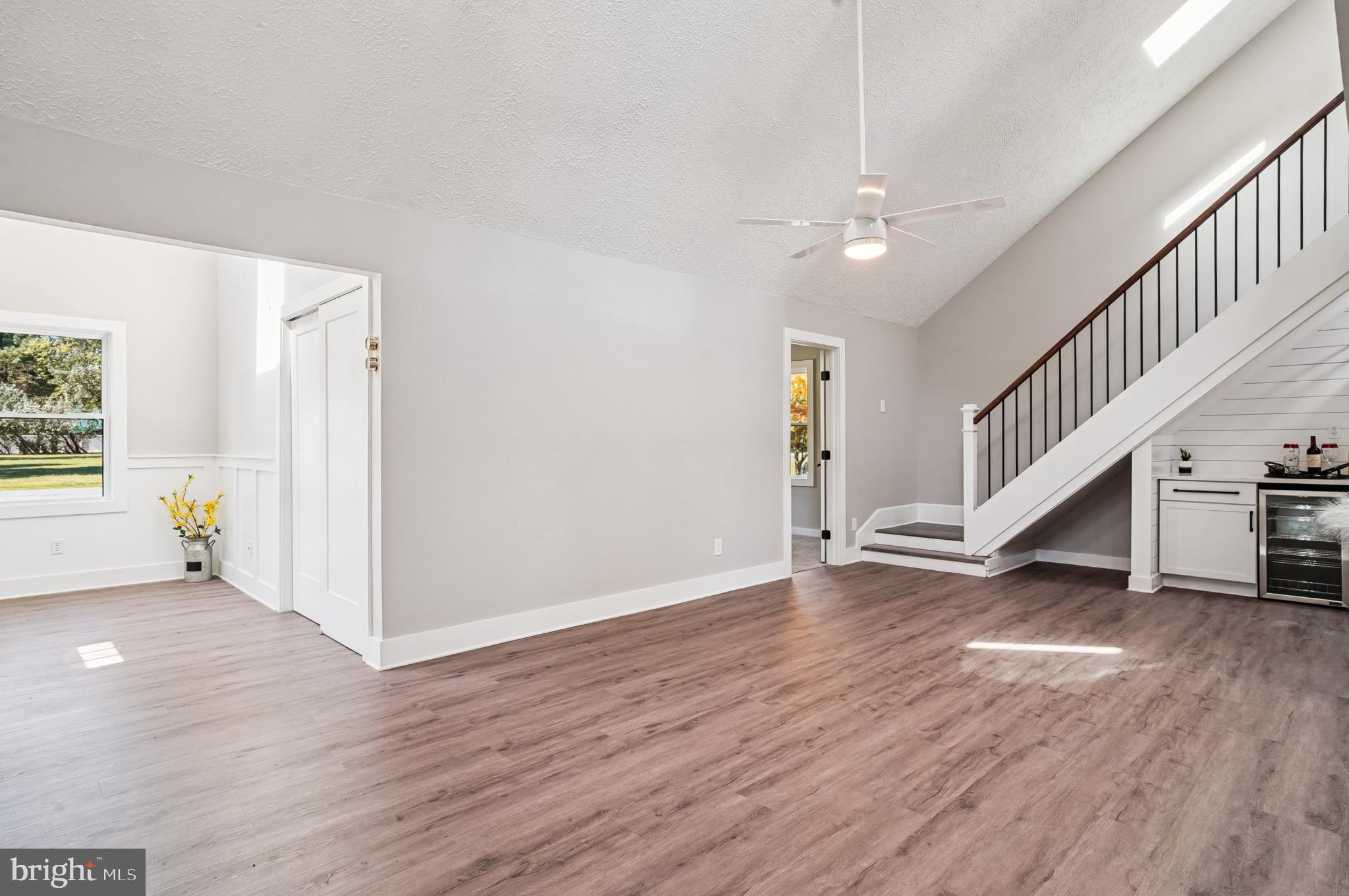 123 Long Point Road Stevensville, MD 21666 - Photo 39 of 47 Spacious living area with natural light.
