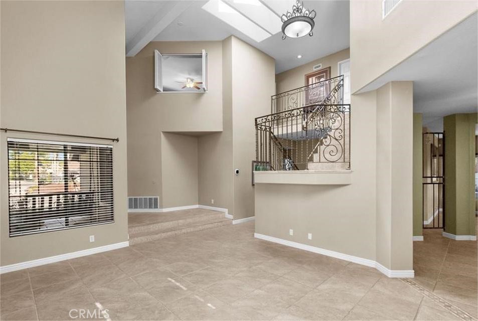 42050 Humber Drive Temecula, CA 92591 - Photo 6 of 31 an empty room with windows and closet