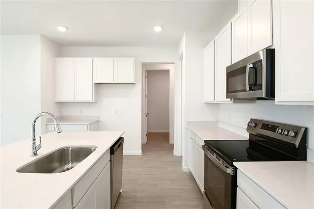 $356,950 | 758 Lake Dell Drive, Dundee, FL 33838