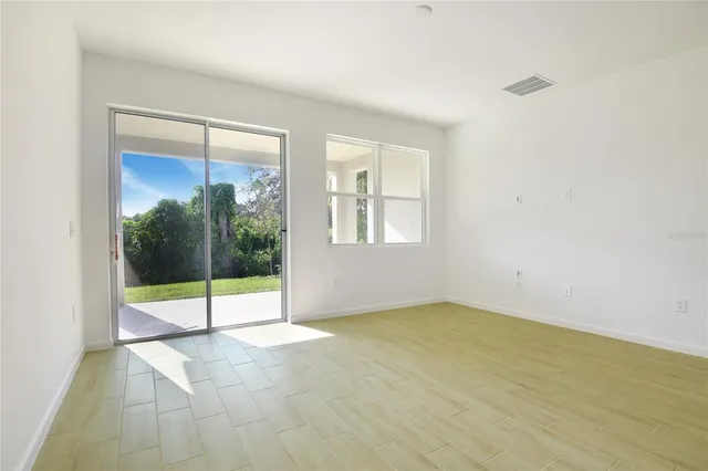 $356,950 | 758 Lake Dell Drive, Dundee, FL 33838