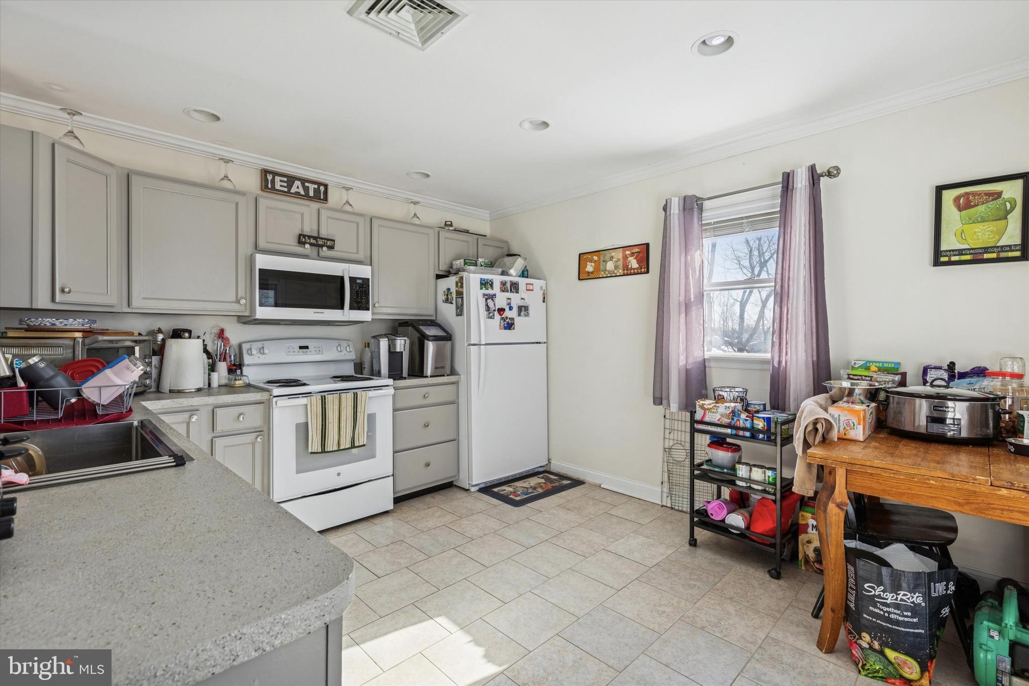 207 Delmar Street, Unit 2 Philadelphia, PA 19128 - Photo 5 of 17